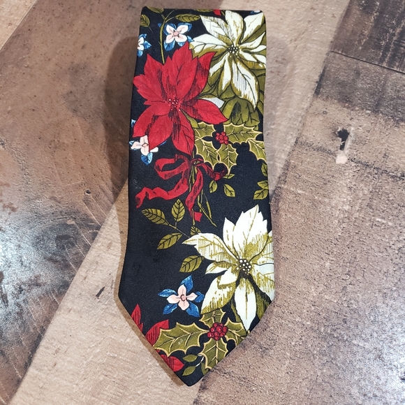 Other - Hallmark holiday poinsettia and holly tie